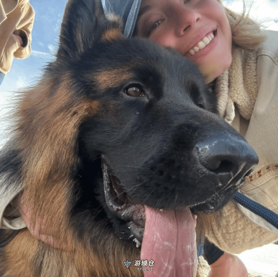 悉尼妹内衣外露！半透明蕾丝若隐若现让人血脉喷张